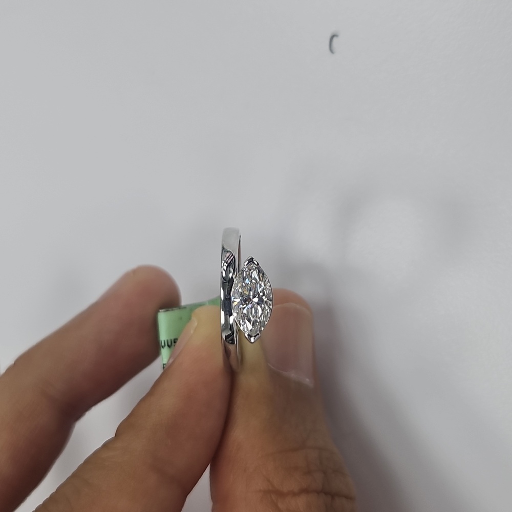 Engagement RING - Picture 3 of 5